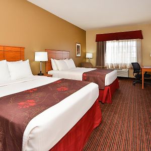 Deluxe Queen Suite